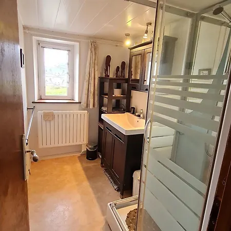 Confortable Pres Du Massif Vosgien - Fr-1-584-403 Holiday home Bionville